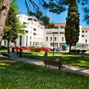 https://apartment-laura-pula-52100.pula-hotels.org