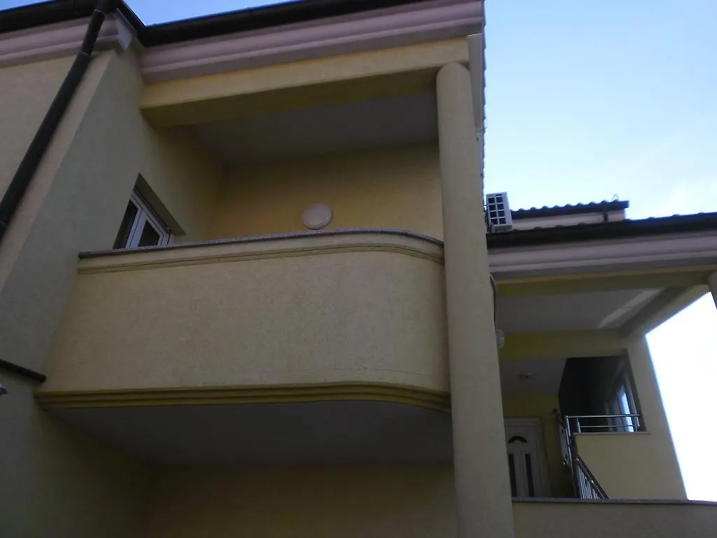 Apartments Mb Pula